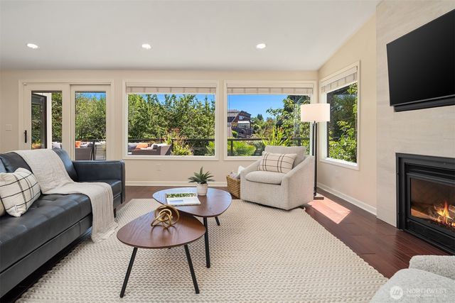 5601 Bradford Street, Seattle, WA 98116