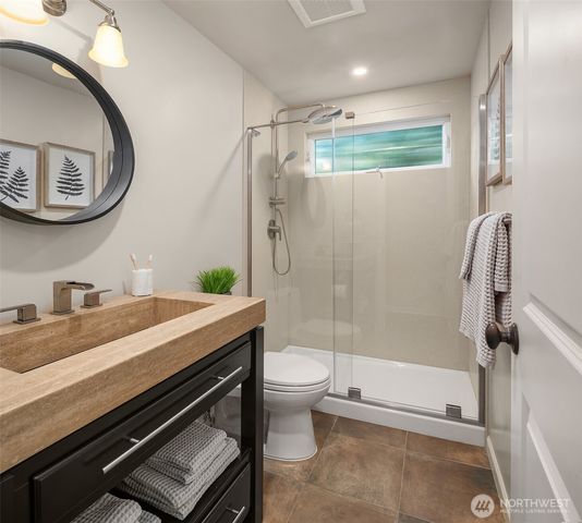 5601 Bradford Street, Seattle, WA 98116