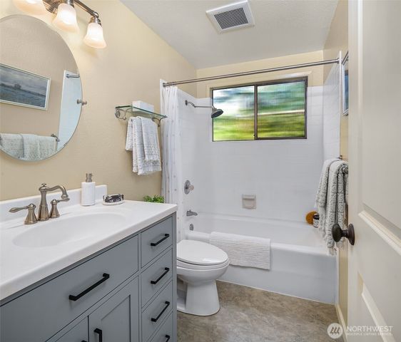 5601 Bradford Street, Seattle, WA 98116