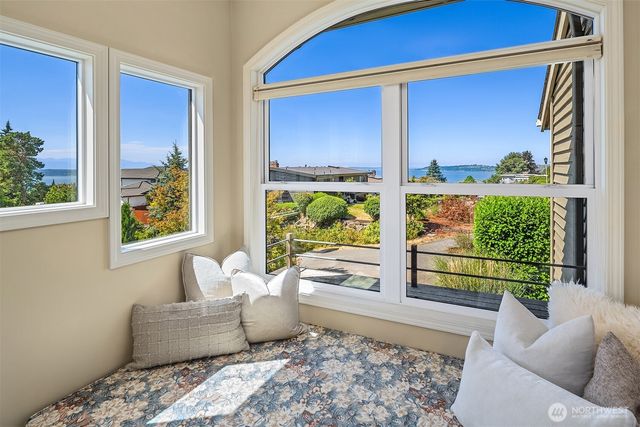 5601 Bradford Street, Seattle, WA 98116
