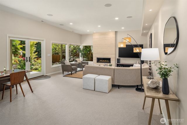 5601 Bradford Street, Seattle, WA 98116