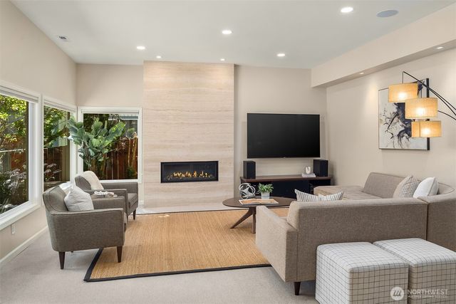 5601 Bradford Street, Seattle, WA 98116