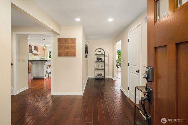 5601 Bradford Street, Seattle, WA 98116
