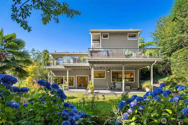 5601 Bradford Street, Seattle, WA 98116