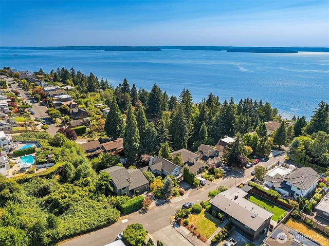 5601 Bradford Street, Seattle, WA 98116