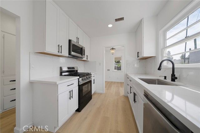 2854 N Pershing, San Bernardino, CA 92405