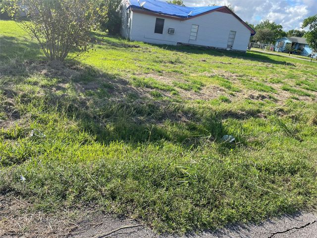 803 W 6th Street, Freeport, TX 77541