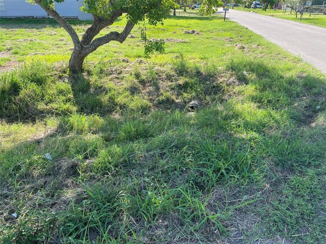 803 W 6th Street, Freeport, TX 77541