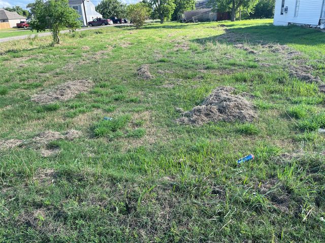 803 W 6th Street, Freeport, TX 77541