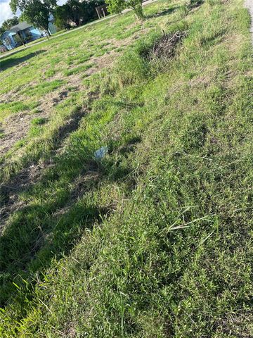 803 W 6th Street, Freeport, TX 77541