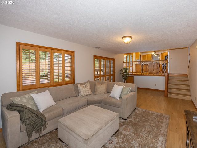 1811 Nw 19TH St, Gresham, OR 97030