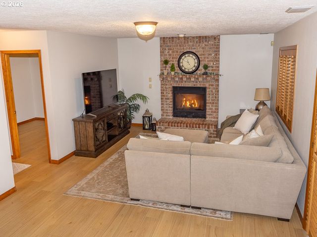 1811 Nw 19TH St, Gresham, OR 97030