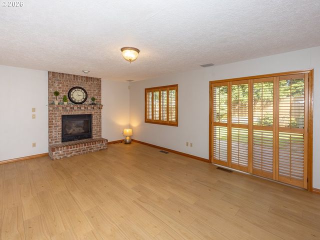 1811 Nw 19TH St, Gresham, OR 97030