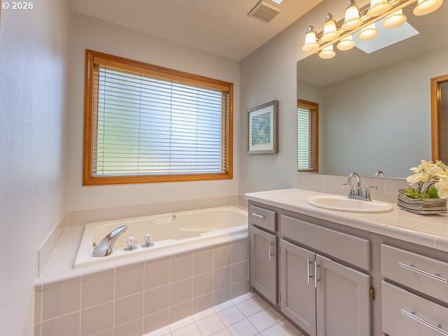 1811 Nw 19TH St, Gresham, OR 97030