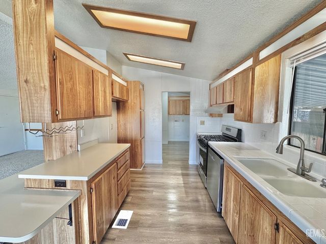 1301 Taft Highway 27, Bakersfield, CA 93307