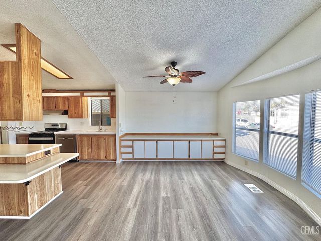 1301 Taft Highway 27, Bakersfield, CA 93307