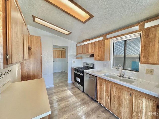 1301 Taft Highway 27, Bakersfield, CA 93307