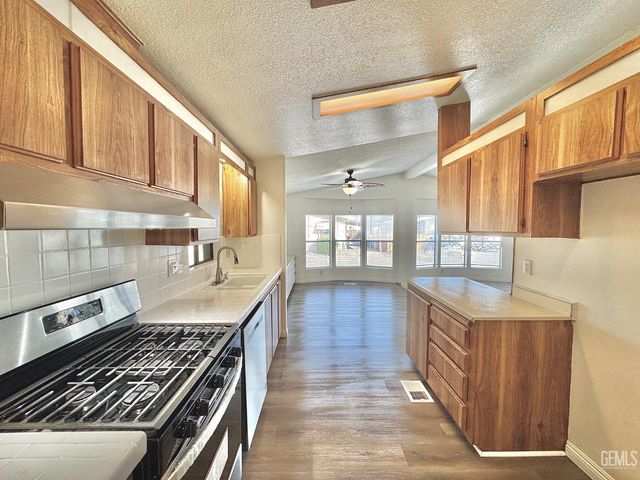 1301 Taft Highway 27, Bakersfield, CA 93307