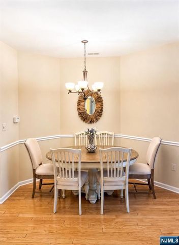 80 Ridgewood Road 107, Twp Of Washington, NJ 07676