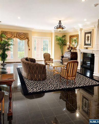 80 Ridgewood Road 107, Twp Of Washington, NJ 07676