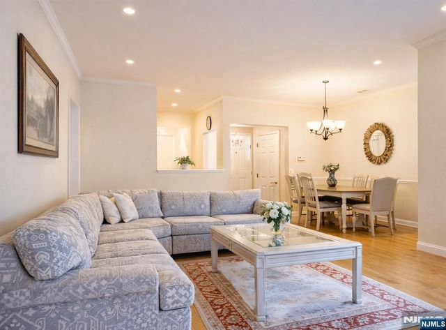 80 Ridgewood Road 107, Twp Of Washington, NJ 07676