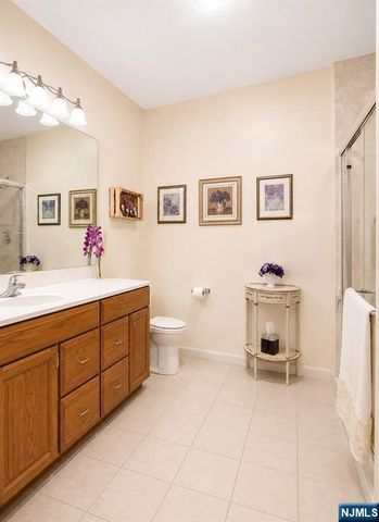 80 Ridgewood Road 107, Twp Of Washington, NJ 07676