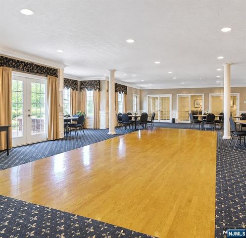 80 Ridgewood Road 107, Twp Of Washington, NJ 07676