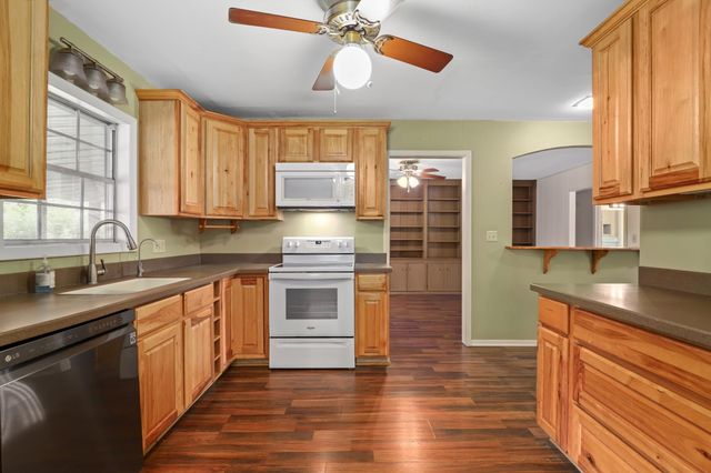 145 Milentz Street, Columbus, TX 78934