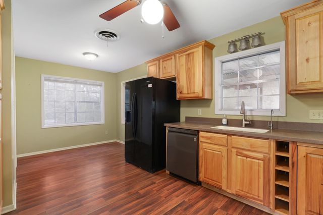 145 Milentz Street, Columbus, TX 78934