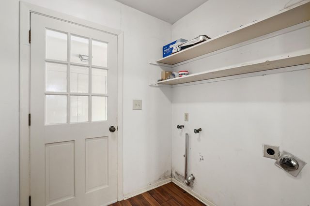 145 Milentz Street, Columbus, TX 78934