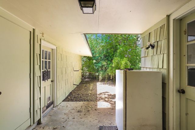 145 Milentz Street, Columbus, TX 78934
