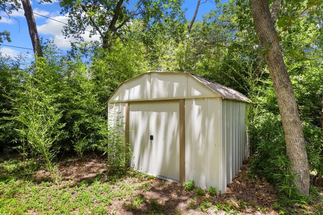 145 Milentz Street, Columbus, TX 78934