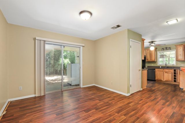 145 Milentz Street, Columbus, TX 78934