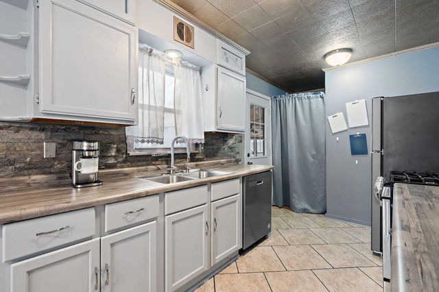 2857 County Line Road, Portage, IN 46368