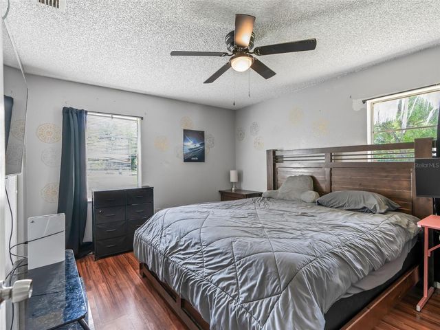 911 JACARANDA DRIVE, Lady Lake, FL 32159