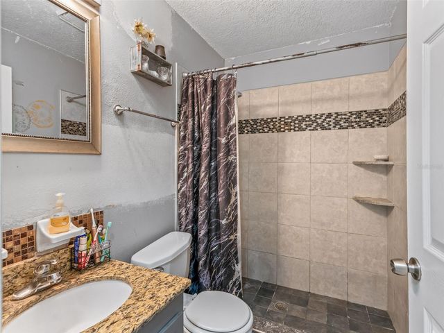 911 JACARANDA DRIVE, Lady Lake, FL 32159