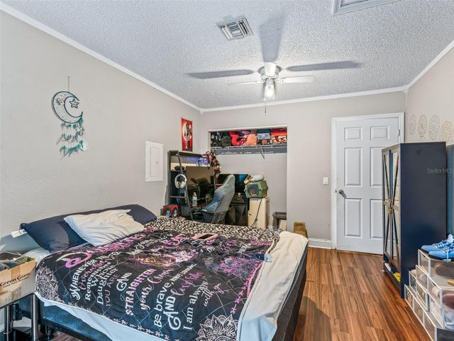 911 JACARANDA DRIVE, Lady Lake, FL 32159