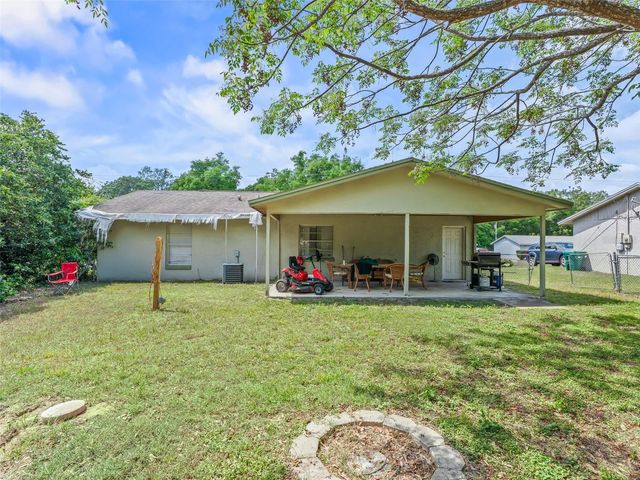 911 JACARANDA DRIVE, Lady Lake, FL 32159