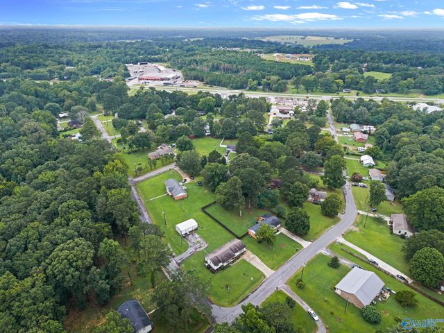 2272 Hillview Street NW, Hartselle, AL 35640