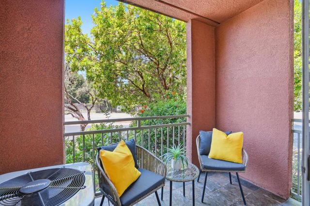 2330 University Avenue 190, East Palo Alto, CA 94303