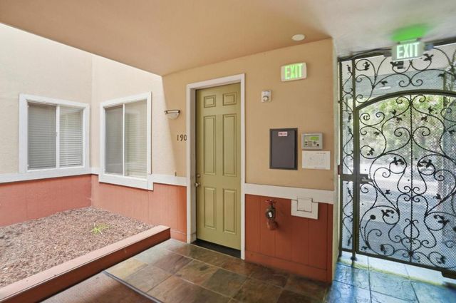 2330 University Avenue 190, East Palo Alto, CA 94303