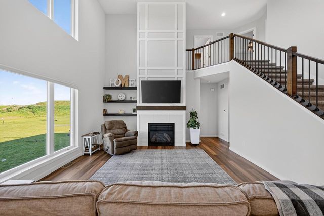 2009 Paris Lane, Cottage Grove, WI 53527