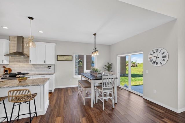2009 Paris Lane, Cottage Grove, WI 53527