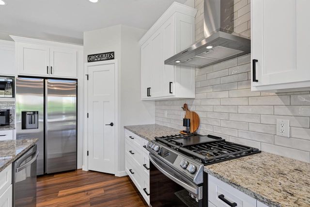 2009 Paris Lane, Cottage Grove, WI 53527