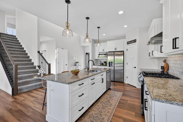 2009 Paris Lane, Cottage Grove, WI 53527