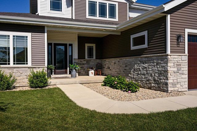 2009 Paris Lane, Cottage Grove, WI 53527