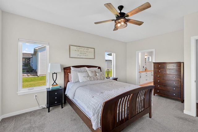 2009 Paris Lane, Cottage Grove, WI 53527