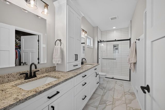 2009 Paris Lane, Cottage Grove, WI 53527