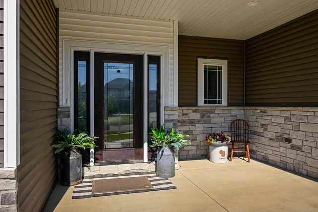 2009 Paris Lane, Cottage Grove, WI 53527