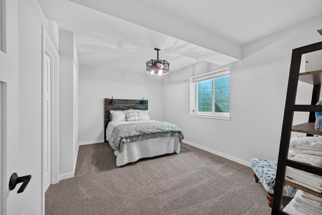 2009 Paris Lane, Cottage Grove, WI 53527
